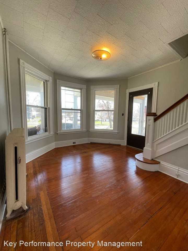 18 N Main Street - Photo 3 of 24