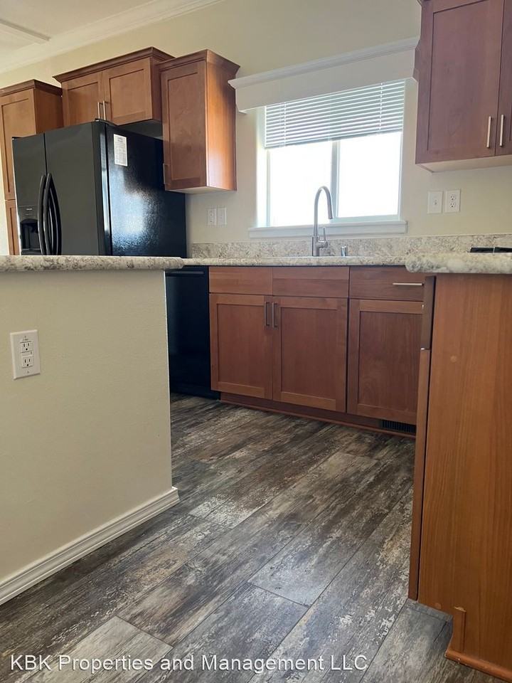 1116 & 1118 Alamosa Avenue - Photo 2 of 12