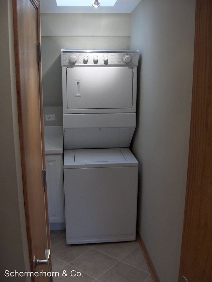 450 Green Bay Road - Photo 3 of 8