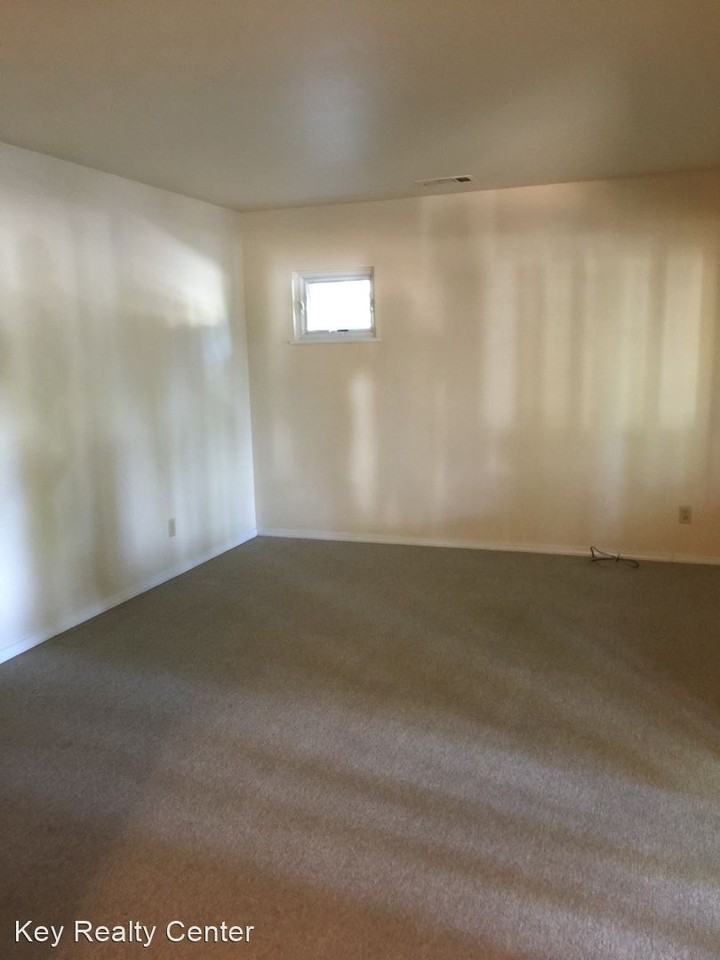 5468 Carlson Dr - Photo 2 of 10