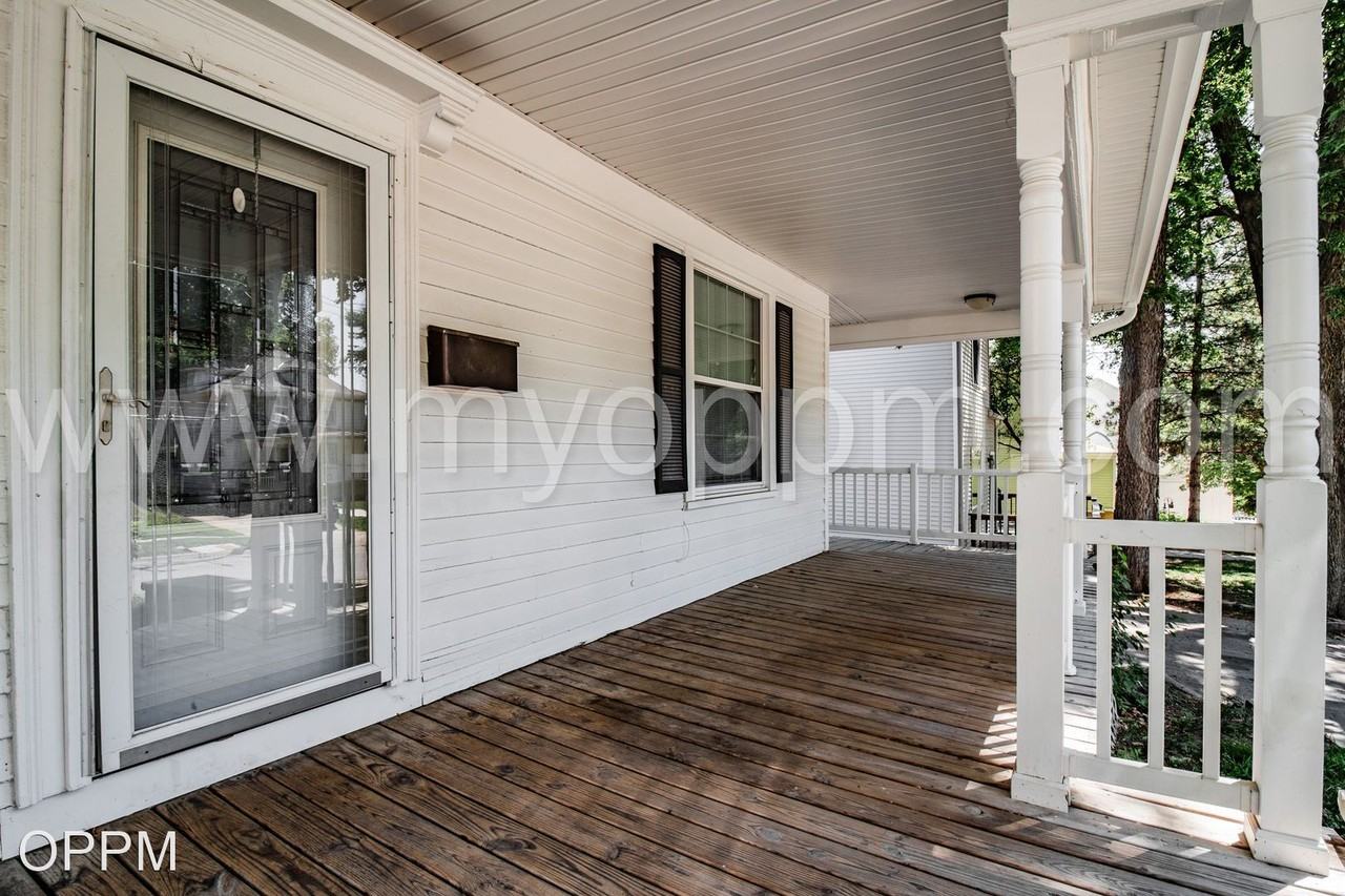 3416 Burt St - Photo 3 of 28