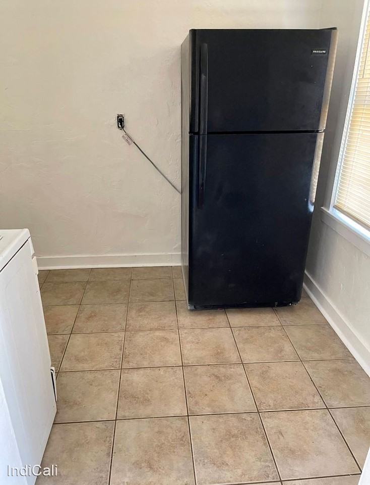 115 S Shasta - Photo 3 of 6