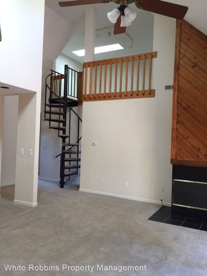 123 Foxfire Dr - Photo 2 of 25