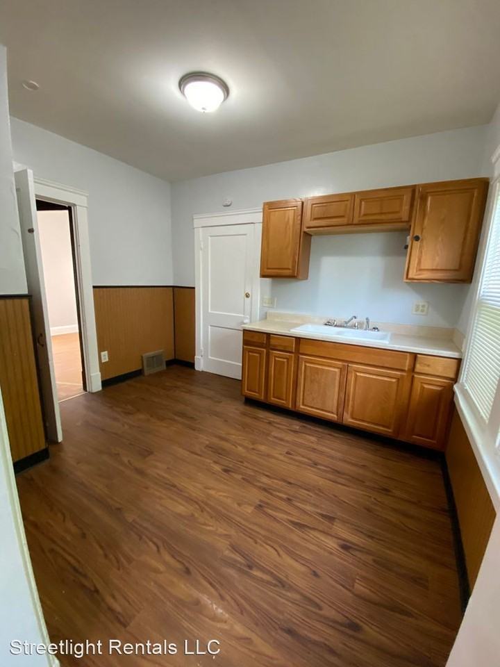 15426 St Clair Apartments 15426 Saint Clair Ave, Cleveland, OH 44110