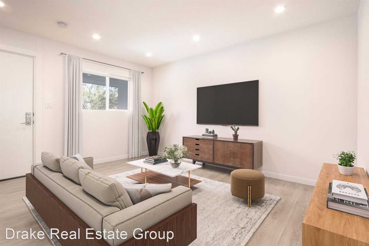 1568 - 1570 Yosemite Dr. - Photo 2 of 9