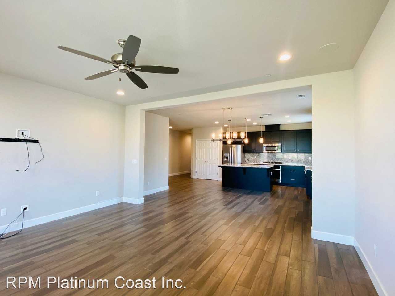 1046 Lindsay Ln - Photo 2 of 34