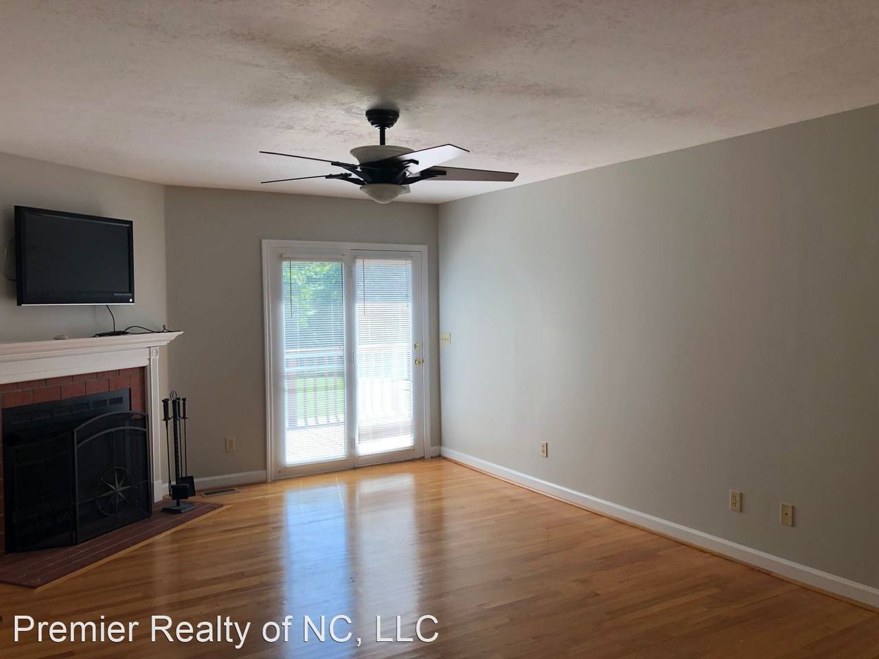 161 Charleston Ridge Dr - Photo 3 of 13