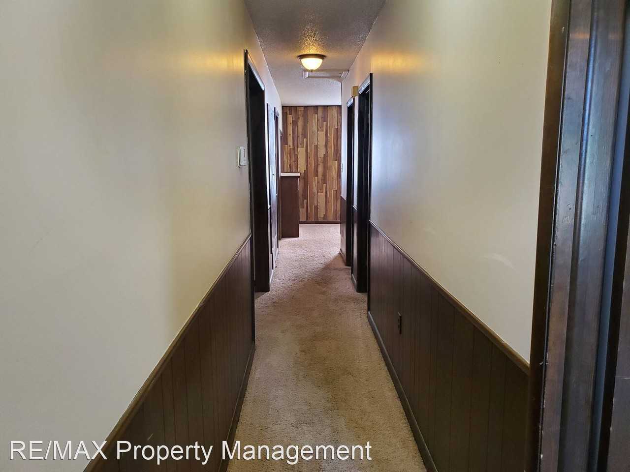 1725 Hereford Dr - Photo 2 of 13