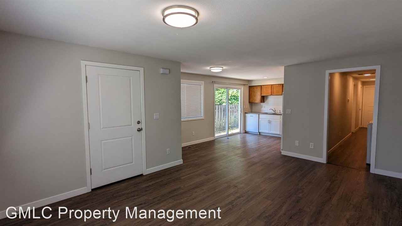 3112 Grand Boulevard - Photo 2 of 13