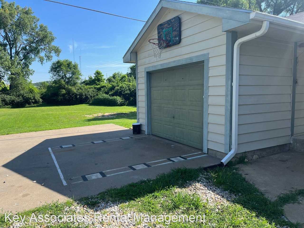 6346 Sw 10th Ave - Photo 3 of 10