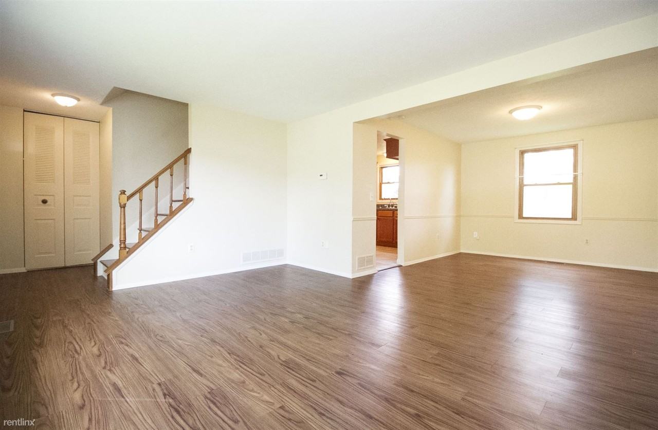 1914 Windbrook Ct - Photo 2 of 10