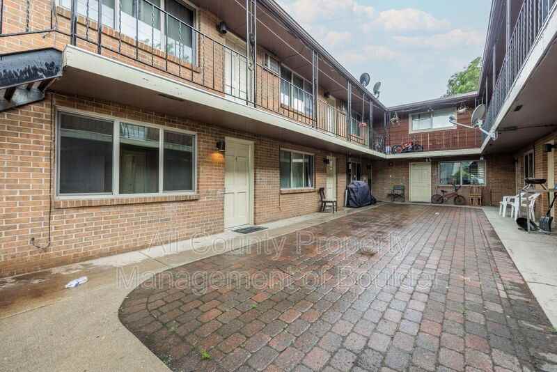 1353 Coffman St #1 - Photo 5 of 12