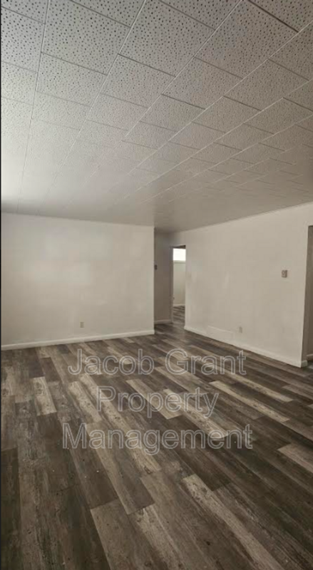 298 W 17th St #294 - Photo 4 of 11