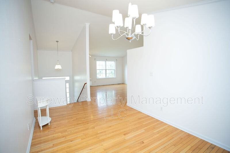 712 Sage Hill Dr - Photo 3 of 50