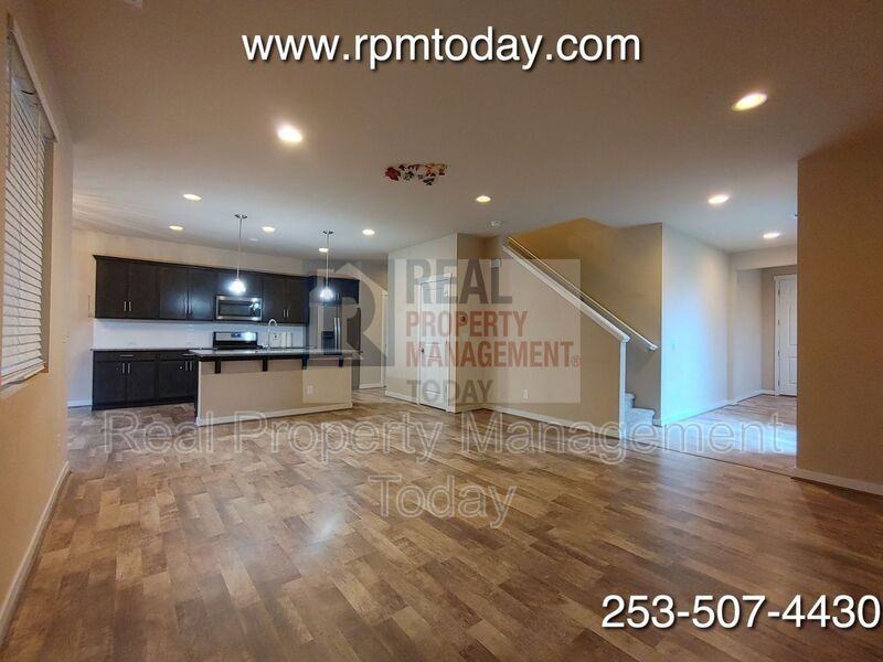 8881 Silverspot Dr Se - Photo 3 of 16