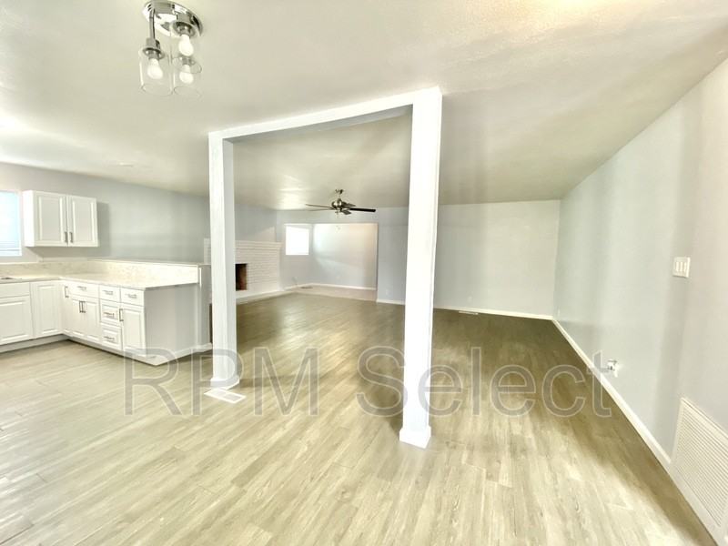 1800 Hastings Ct - Photo 3 of 28