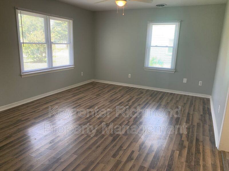 5121 Randall Ave - Photo 3 of 12