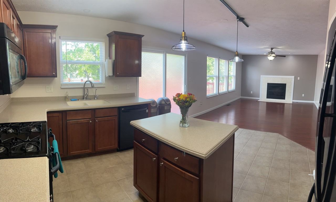 6631 Lovell Ct - Photo 7 of 31