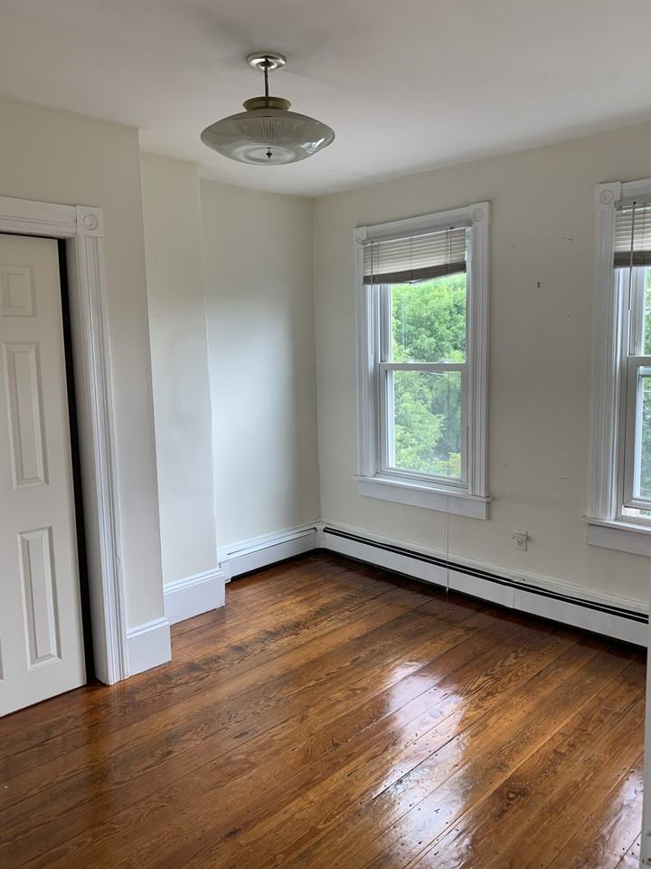 2 Mead St #3 - Photo 5 of 6
