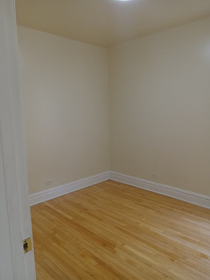 9650 S Commercial Ave - Photo 3 of 15