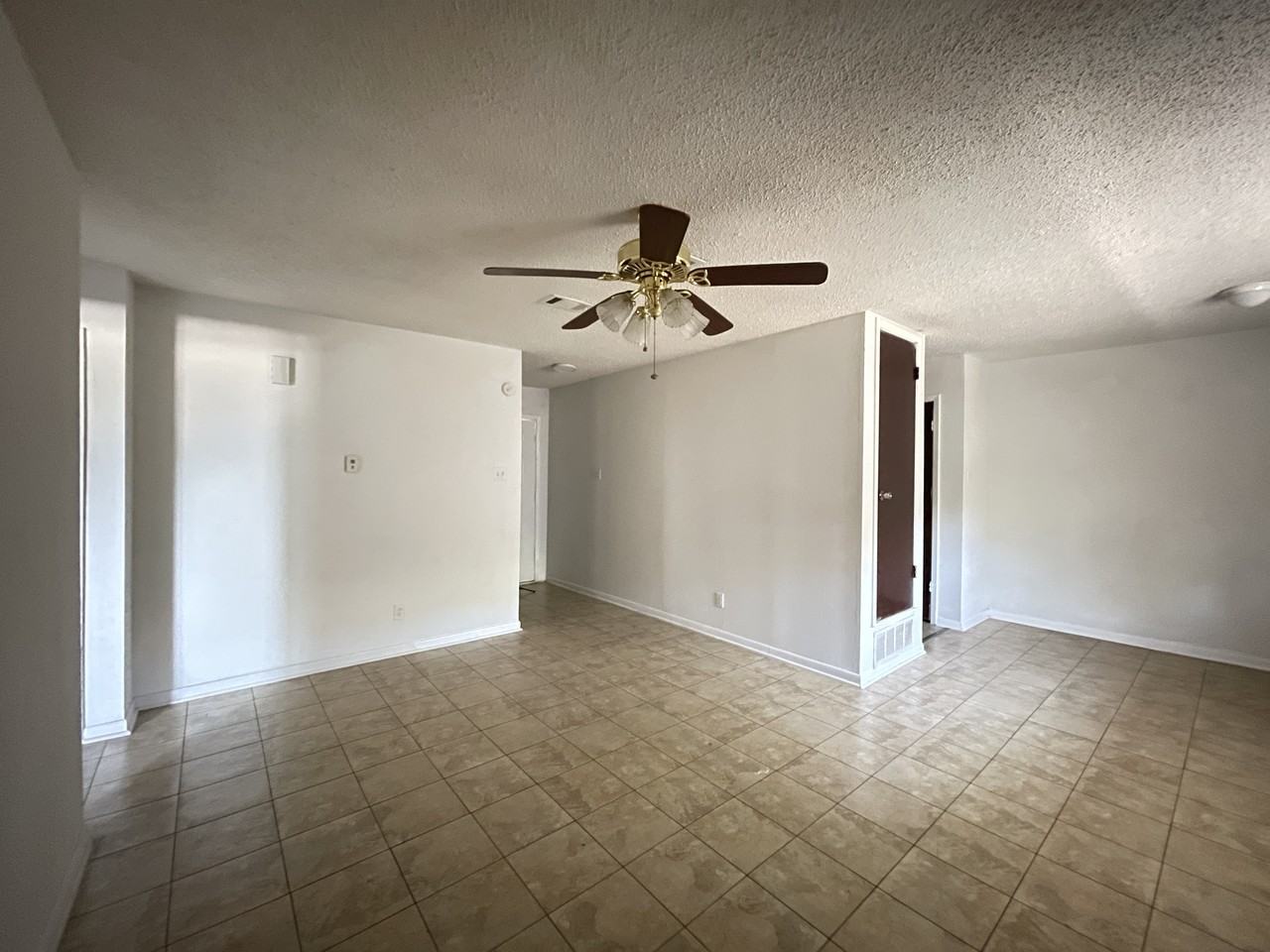 2211 Wheeler Ave - Photo 3 of 14
