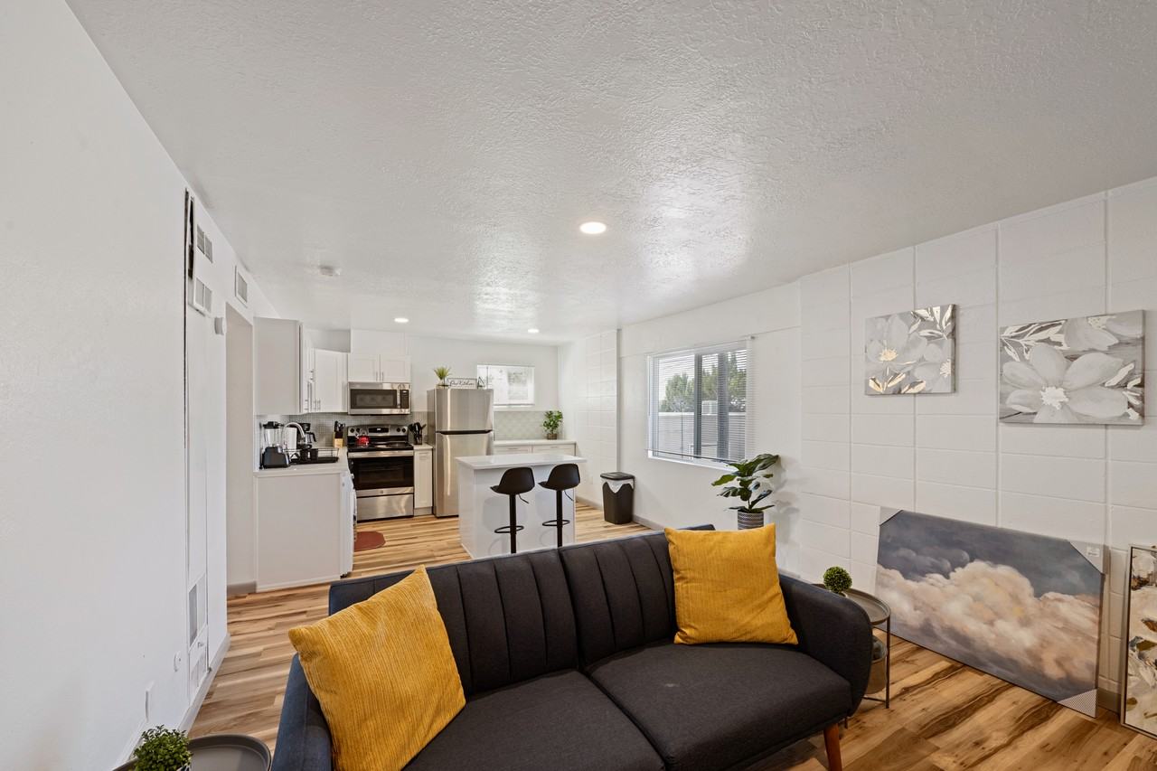 2612 Dakota St Ne - Photo 2 of 30