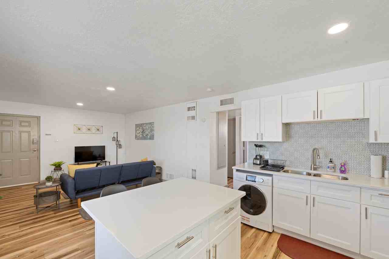 2612 Dakota St Ne - Photo 6 of 30