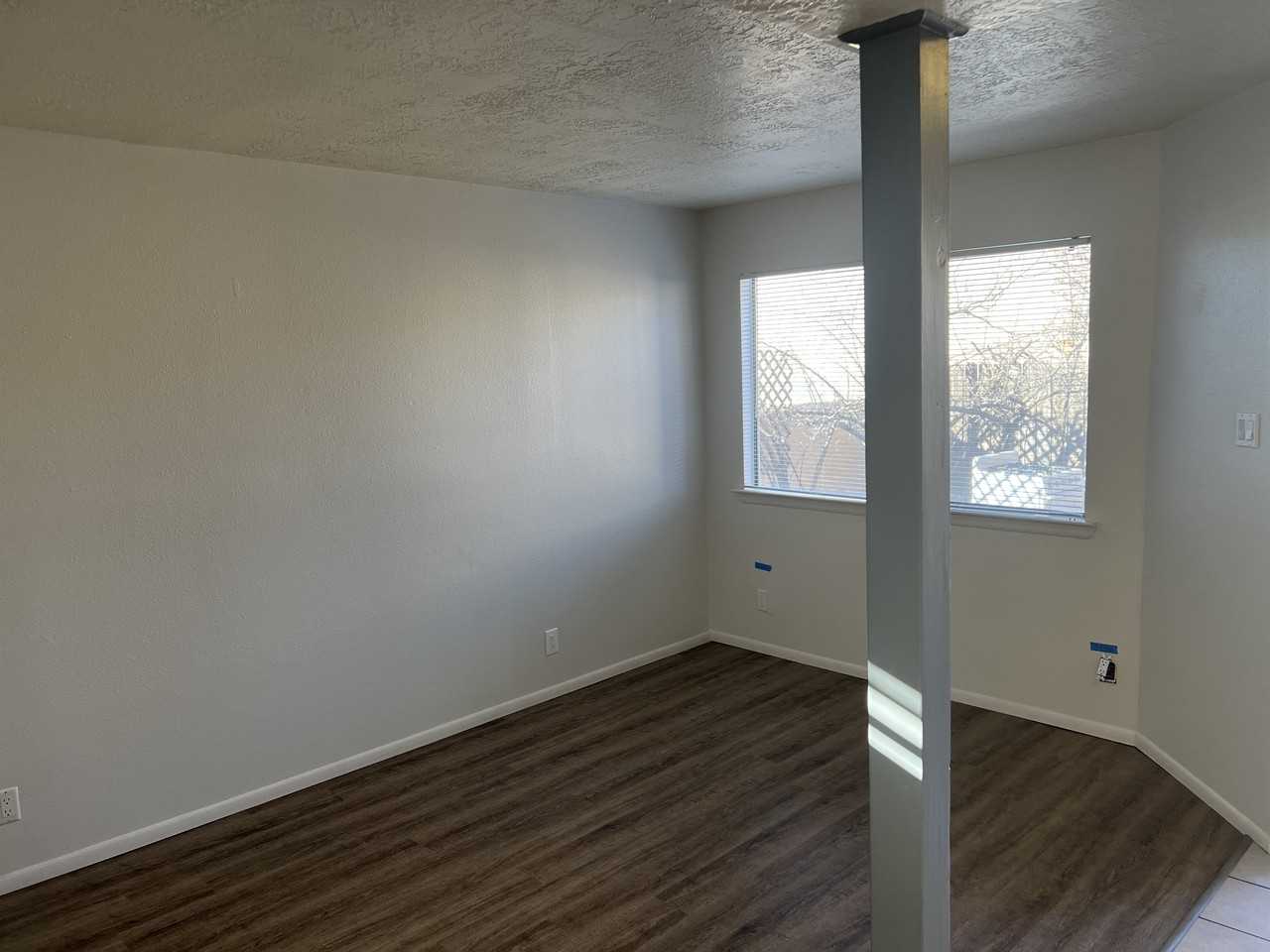 305 Valencia Dr Se - Photo 3 of 37
