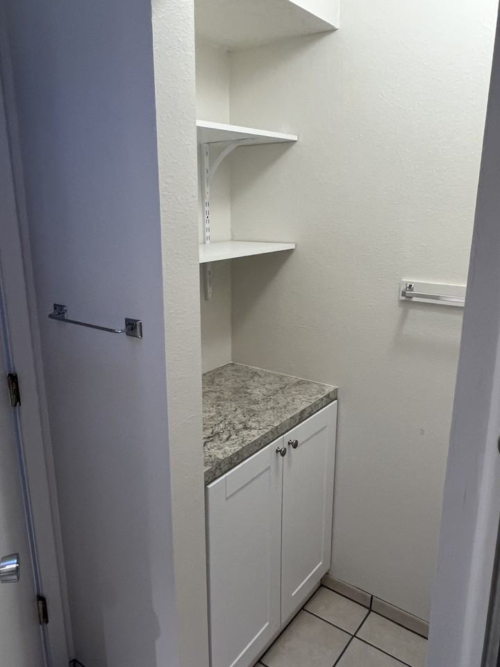 305 Valencia Dr Se - Photo 6 of 37