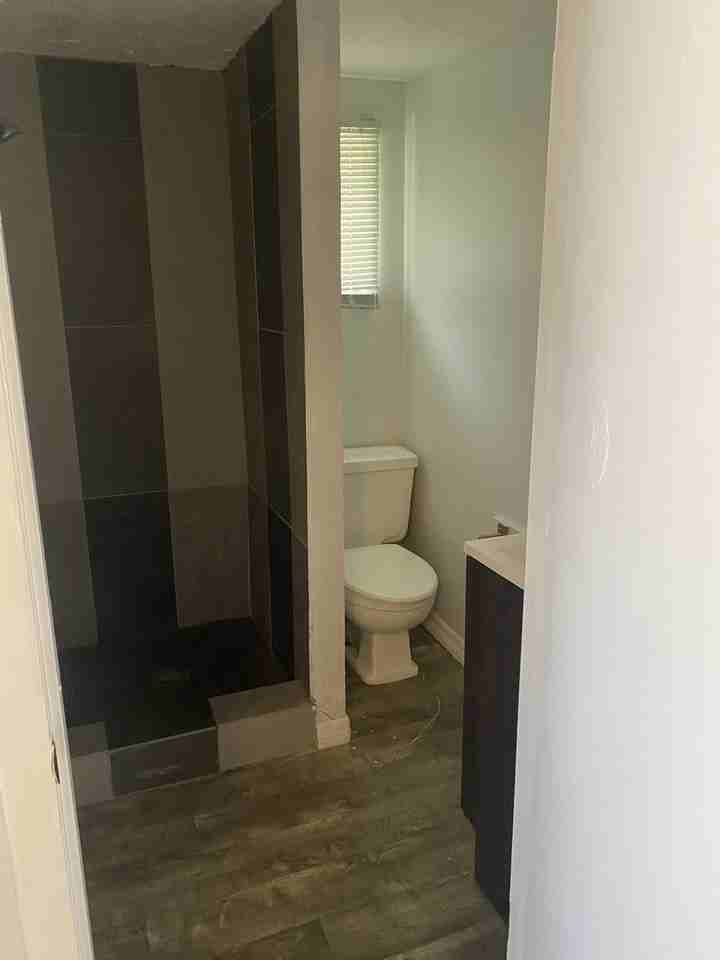 522 7Th Ave W - Photo 2 of 5