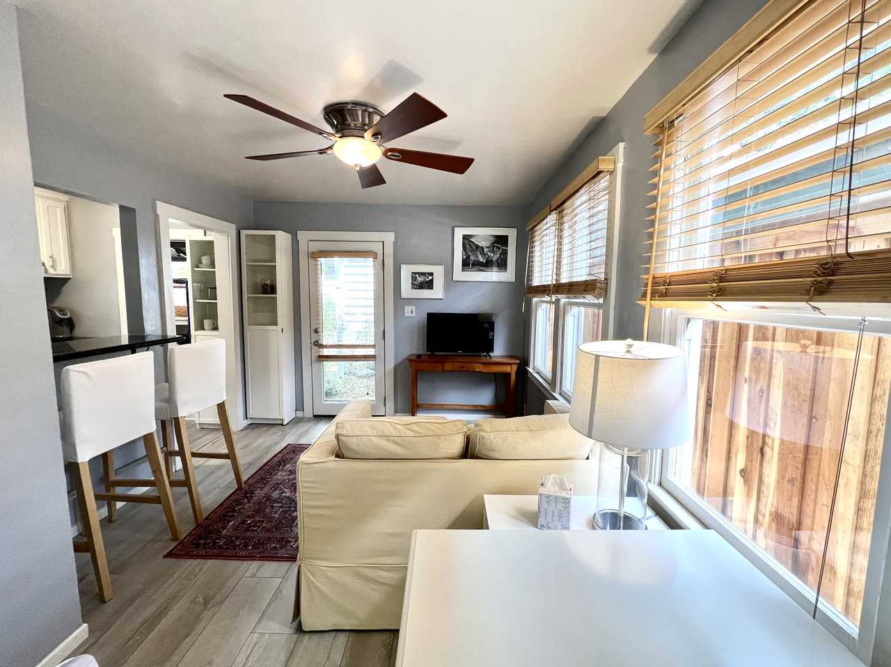 1259 N College Ave - Photo 2 of 14