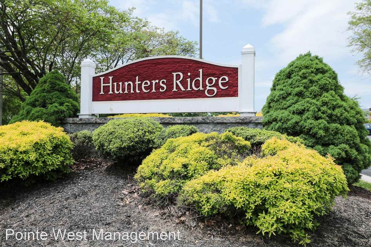 1440 Seneca Dr Apt L - Photo 2 of 5