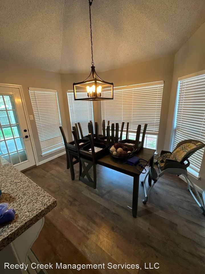6833 Old Mill Rd - Photo 3 of 11