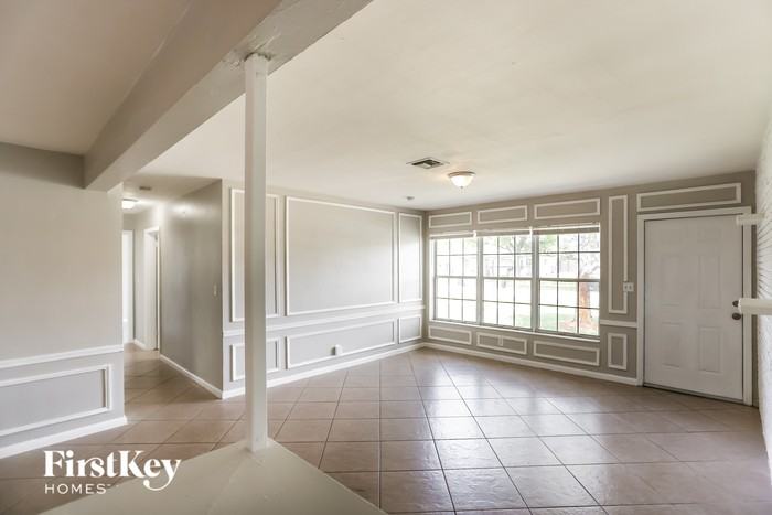 540 Pennsylvania Ave - Photo 3 of 16