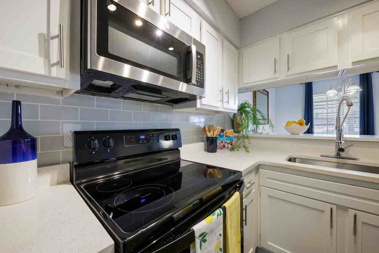 The Preston - Photo 6 of 44