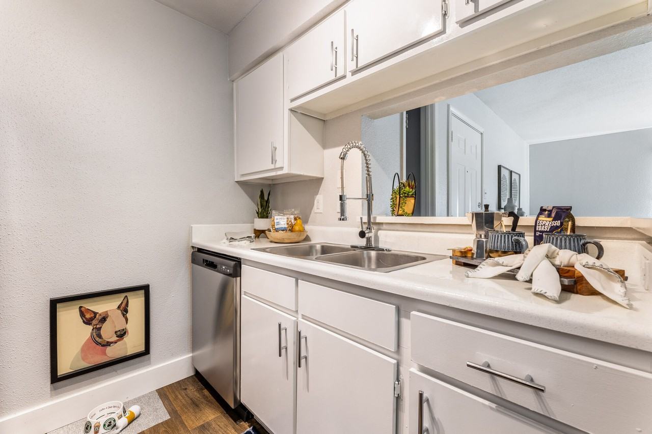 The Gibson - Photo 2 of 32