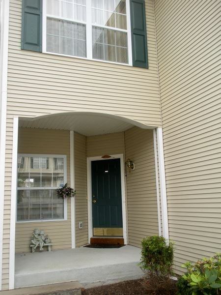 3033 King Ct - Photo 2 of 24