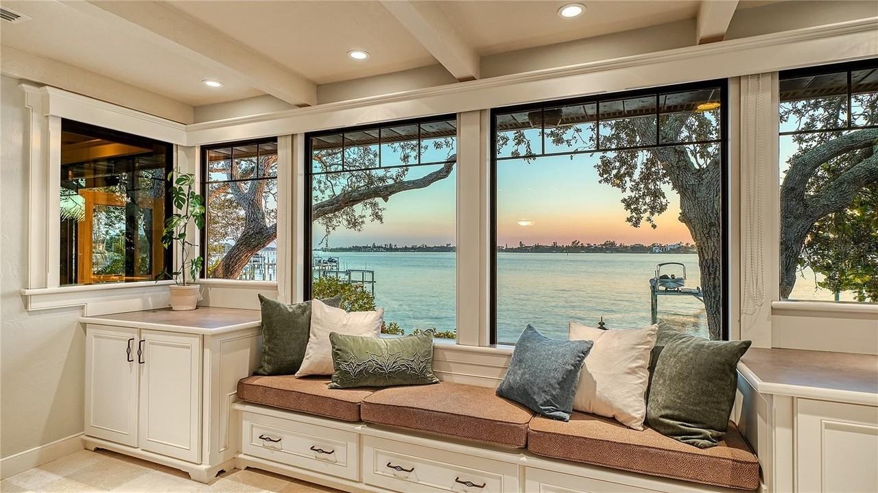 421 Waterside Lane - Photo 2 of 48