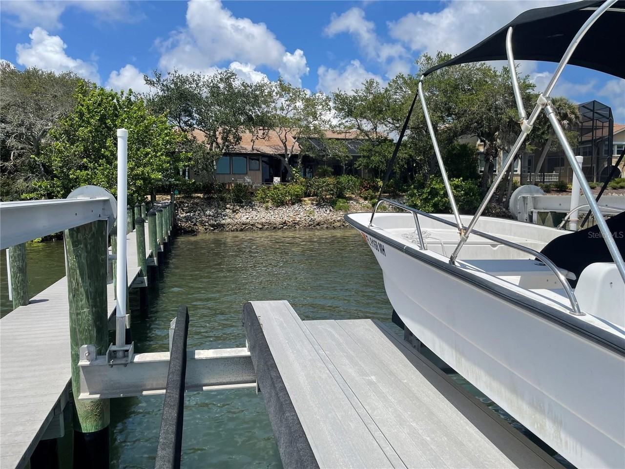 421 Waterside Lane - Photo 5 of 48