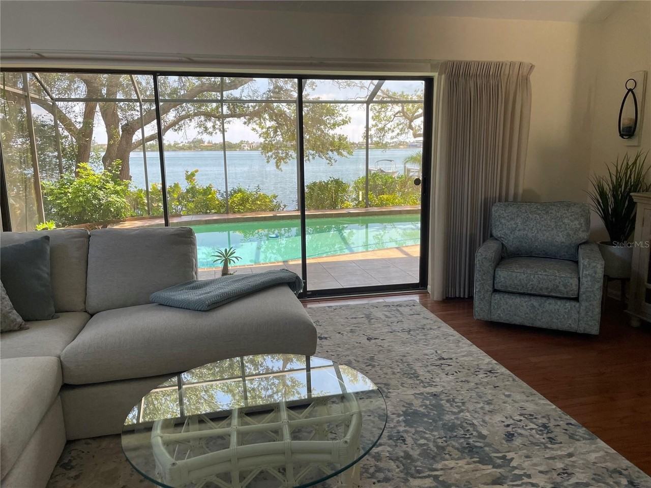 421 Waterside Lane - Photo 7 of 48