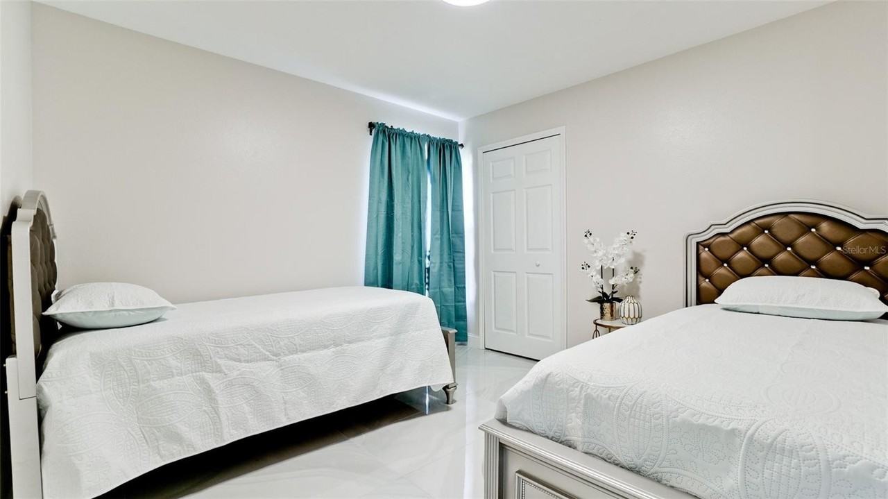 4836 Turtle Bay Ter - Photo 3 of 41