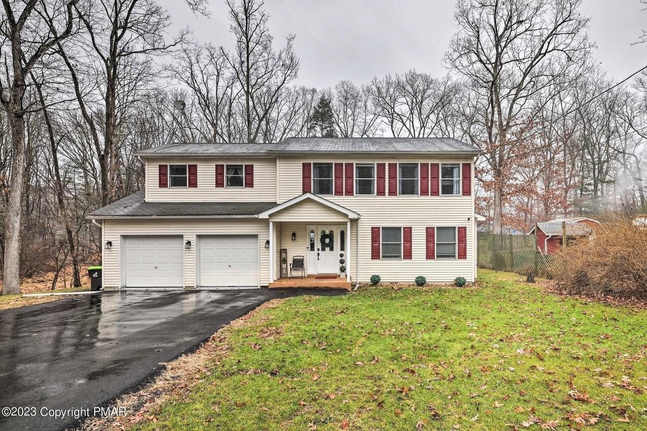 2117 Knob Hill Cir, East Stroudsburg, PA 18302 4 bedroom House Rental