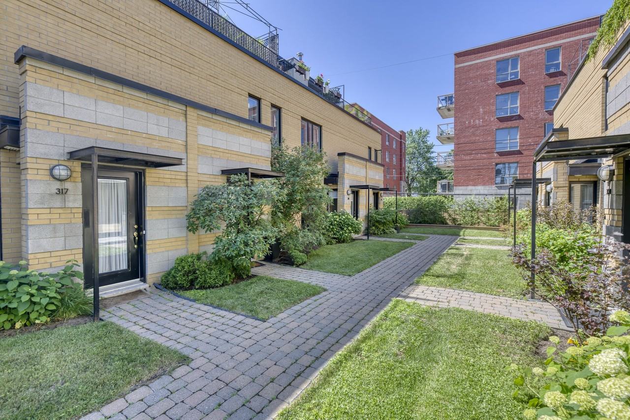 313 Allée Glendale, Montréal, QC H2V 1A8 3 Bedroom Apartment for 2,995