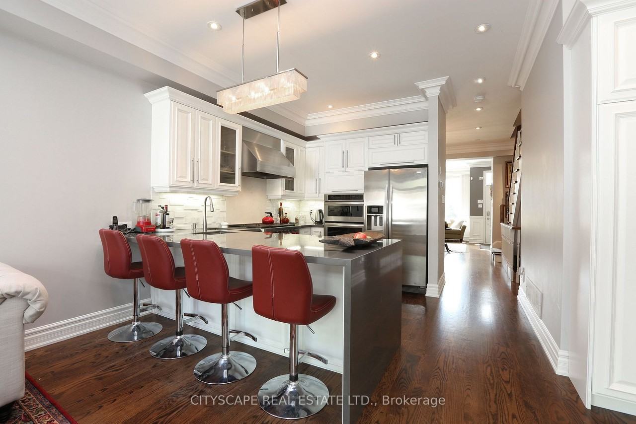 182 Woburn Avenue - Photo 2 of 29