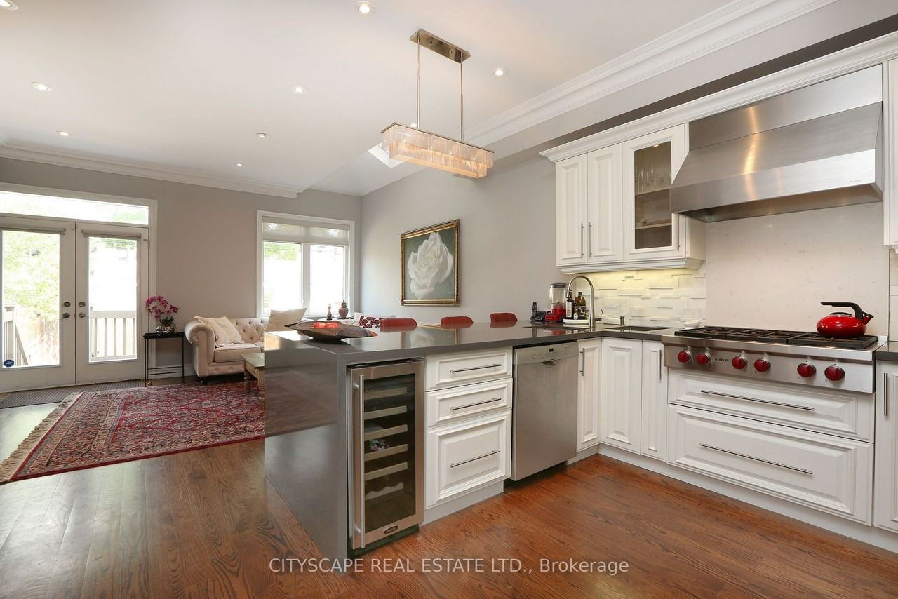 182 Woburn Avenue - Photo 3 of 29