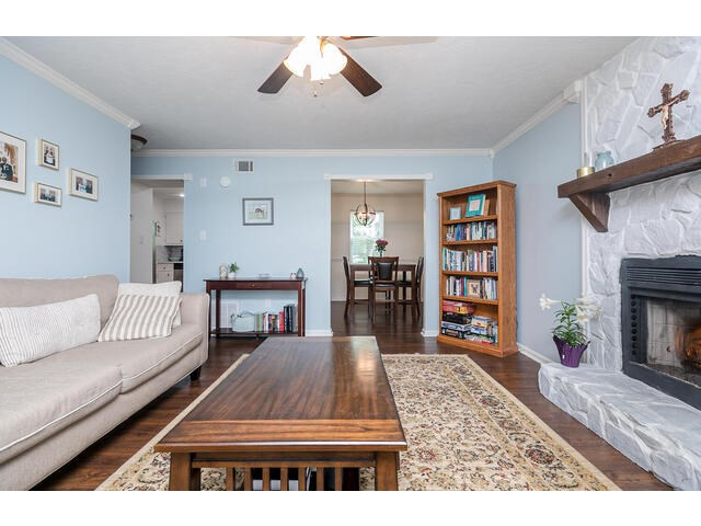 4061 Melrose Dr - Photo 7 of 31