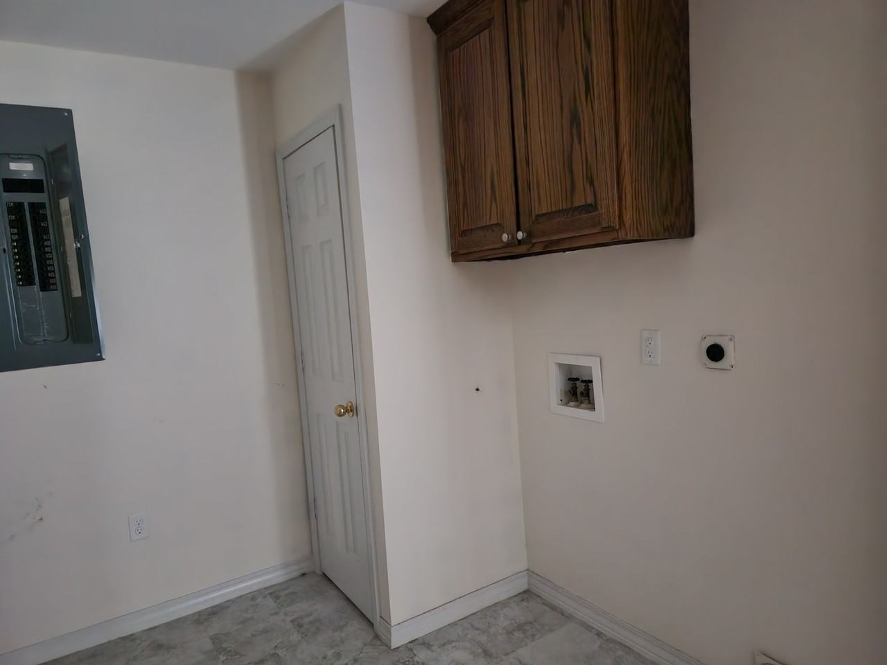 1215 Collins Rd #NA - Photo 3 of 10