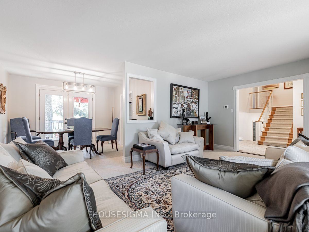 17 Farmview Crescent #None - Photo 2 of 6