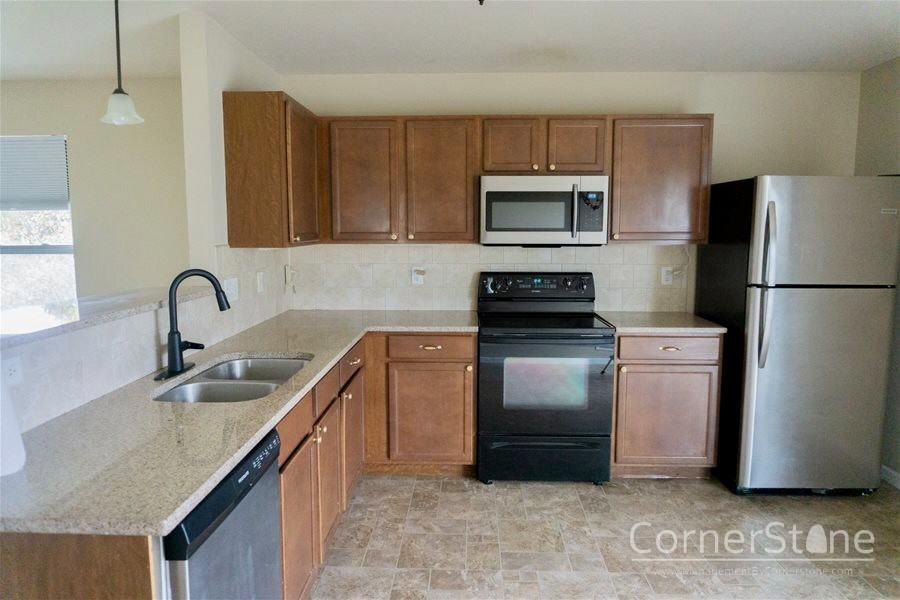 9720 Platinum Pointe #1 - Photo 3 of 11