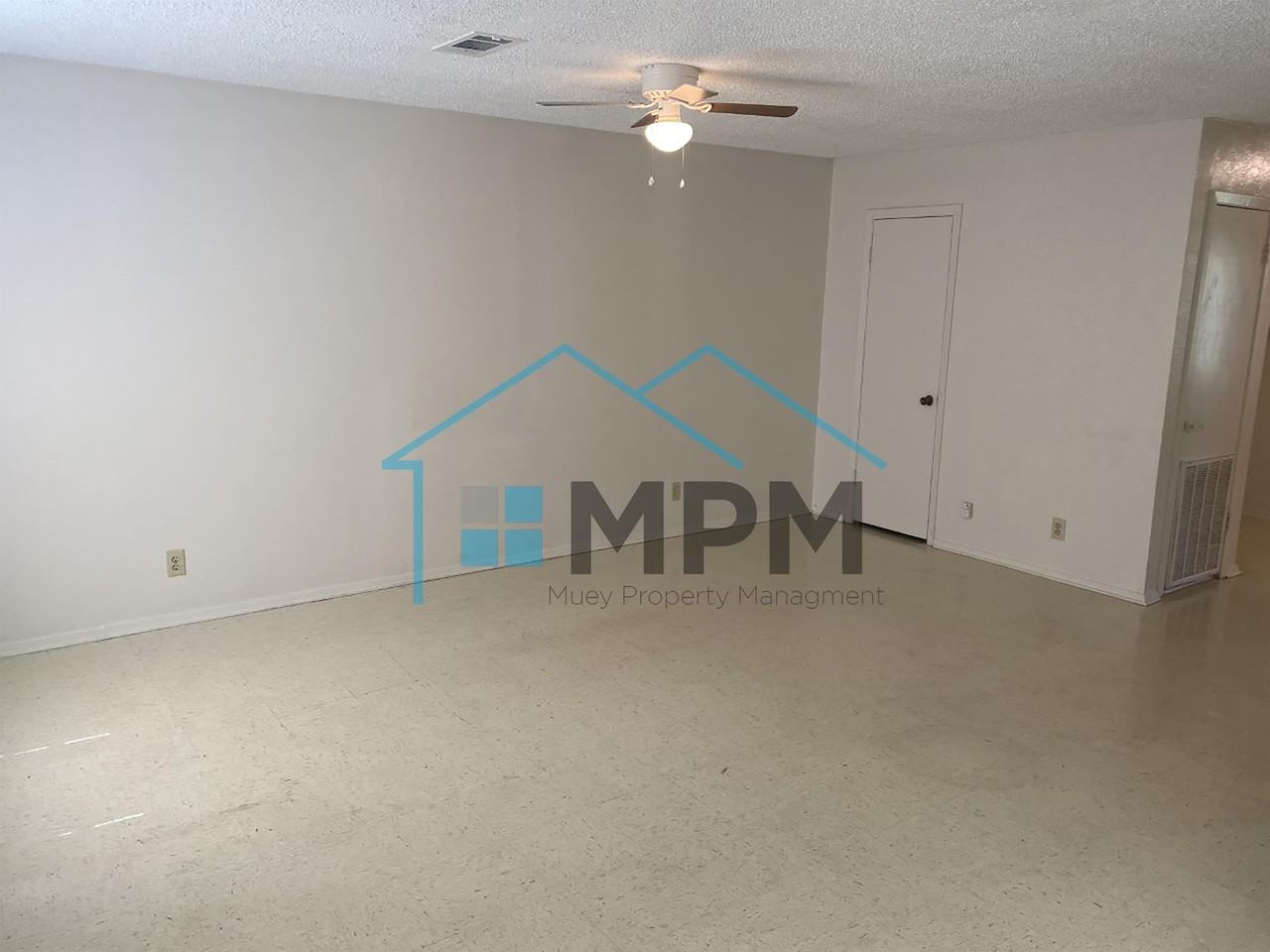 48B Colonial Dr #2 - Photo 2 of 11